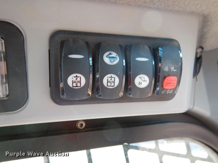 image for item IA9387 2016 Caterpillar 289D  tracked skid steer loader