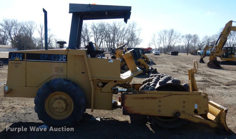 image for item IA9388 2001 Caterpillar CP-433C  single drum vibratory roller