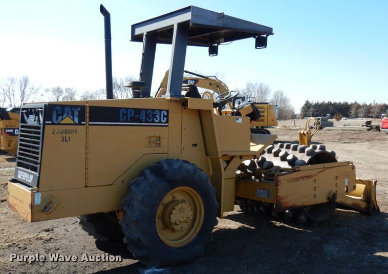 image for item IA9388 2001 Caterpillar CP-433C  single drum vibratory roller