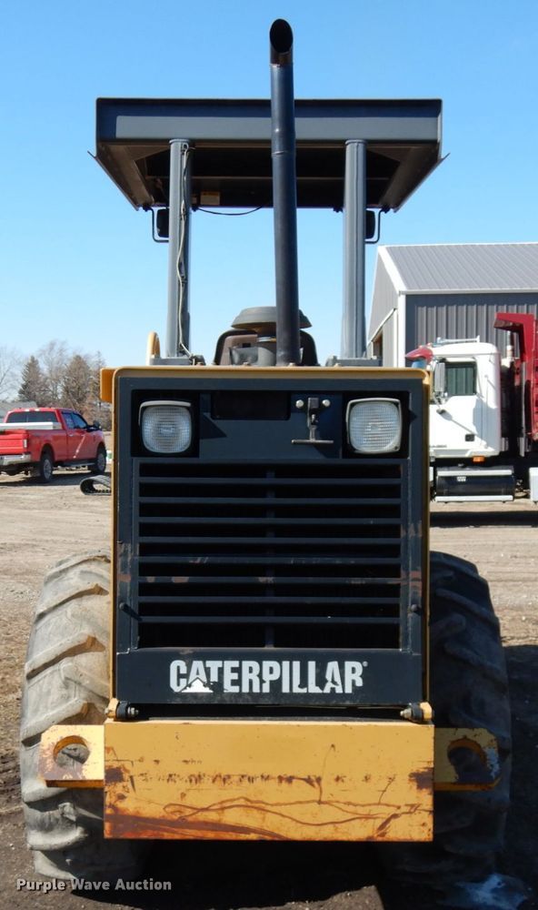 image for item IA9388 2001 Caterpillar CP-433C  single drum vibratory roller