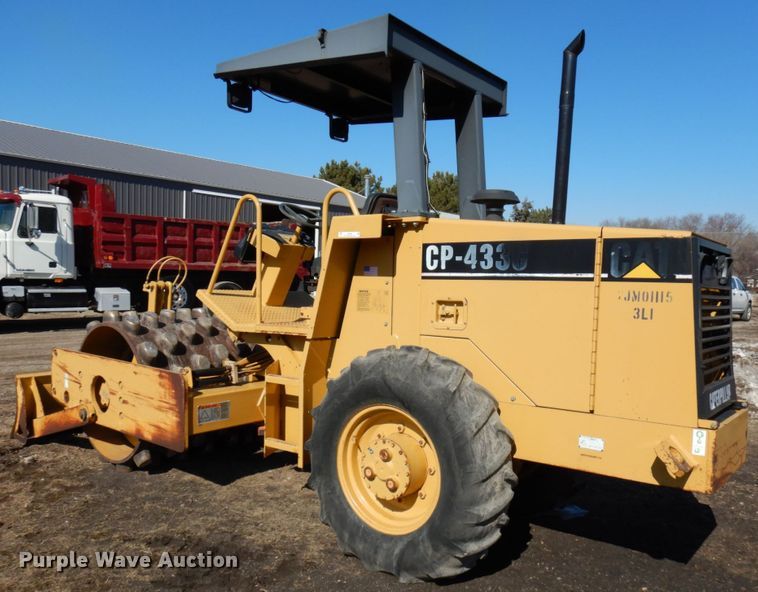 image for item IA9388 2001 Caterpillar CP-433C  single drum vibratory roller