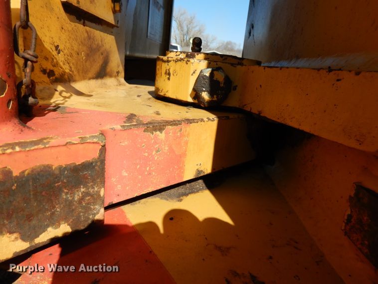 image for item IA9388 2001 Caterpillar CP-433C  single drum vibratory roller