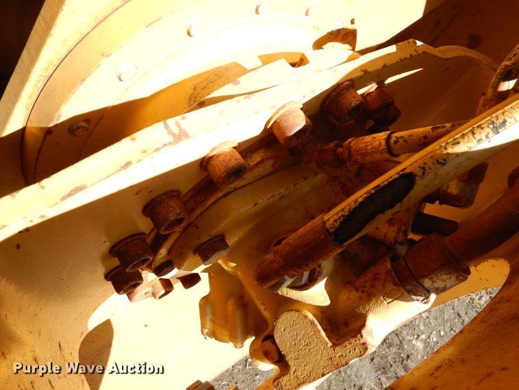 image for item IA9388 2001 Caterpillar CP-433C  single drum vibratory roller