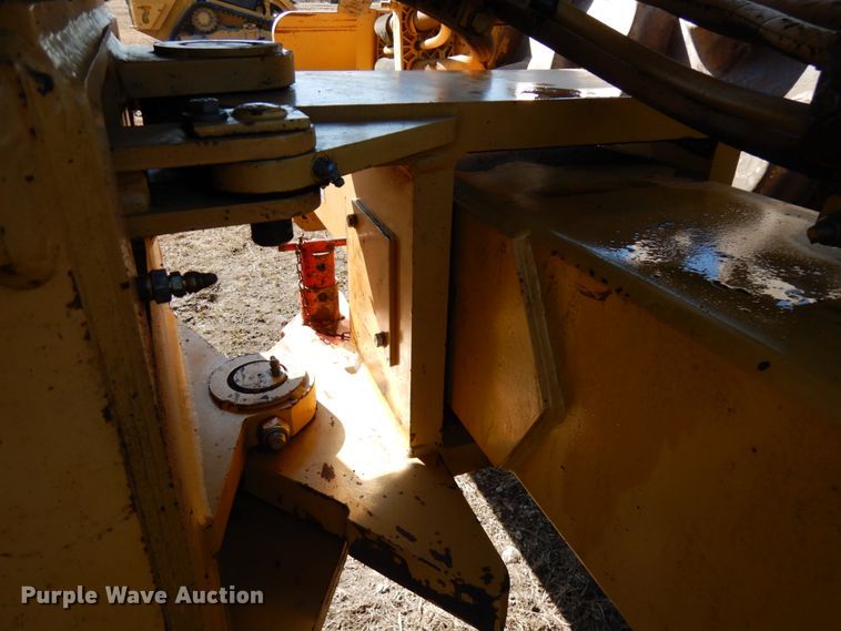 image for item IA9388 2001 Caterpillar CP-433C  single drum vibratory roller