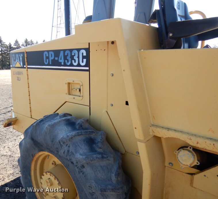 image for item IA9388 2001 Caterpillar CP-433C  single drum vibratory roller