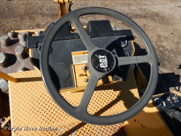 image for item IA9388 2001 Caterpillar CP-433C  single drum vibratory roller