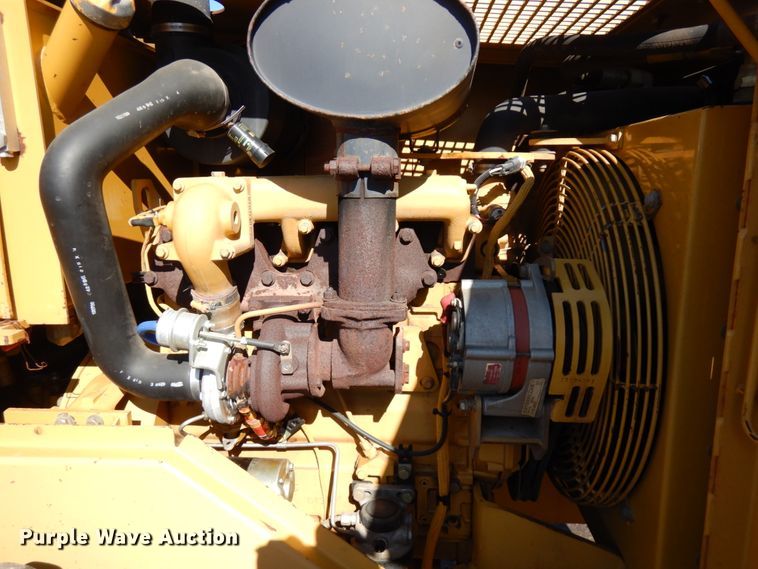 image for item IA9388 2001 Caterpillar CP-433C  single drum vibratory roller