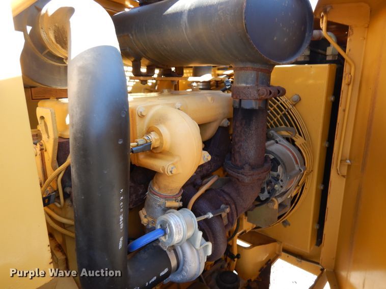 image for item IA9388 2001 Caterpillar CP-433C  single drum vibratory roller