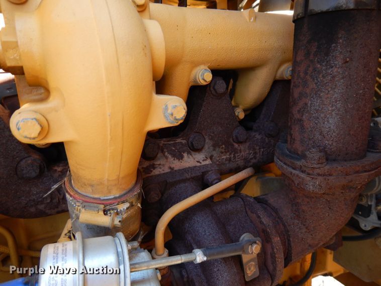 image for item IA9388 2001 Caterpillar CP-433C  single drum vibratory roller