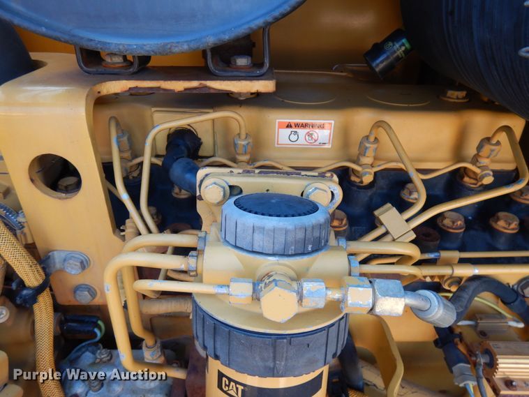 image for item IA9388 2001 Caterpillar CP-433C  single drum vibratory roller