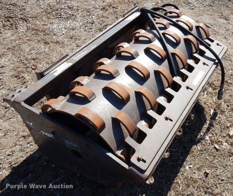 image for item IA9402 Bobcat 48"W skid steer vibratory roller