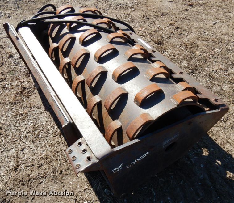 image for item IA9402 Bobcat 48"W skid steer vibratory roller