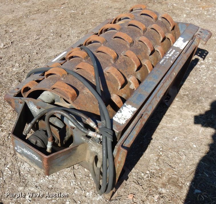 image for item IA9402 Bobcat 48"W skid steer vibratory roller