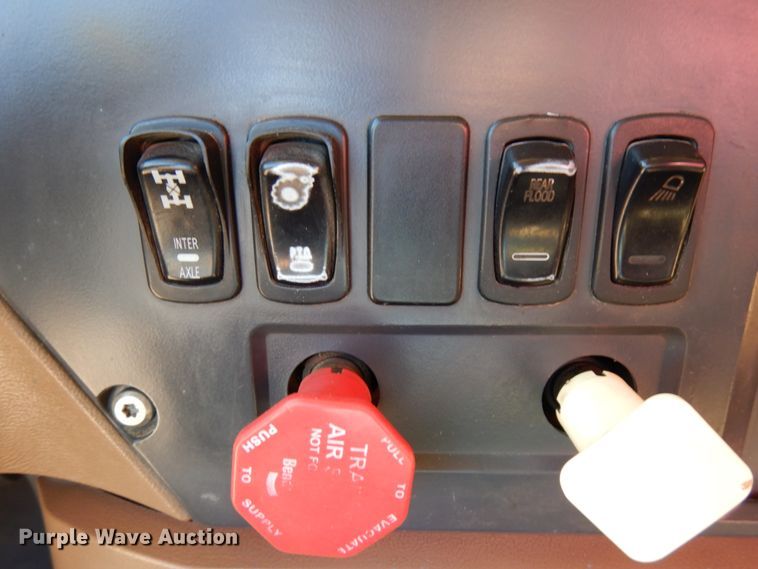 image for item IA9403 2009 Mack GU713  dump truck