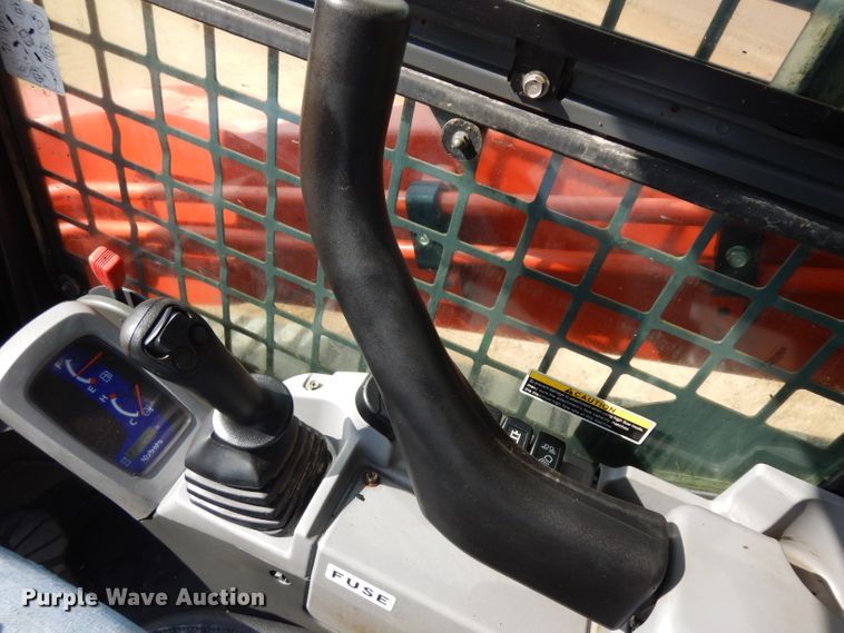 image for item IP9057 2014 Kubota SVL90-2  tracked skid steer loader