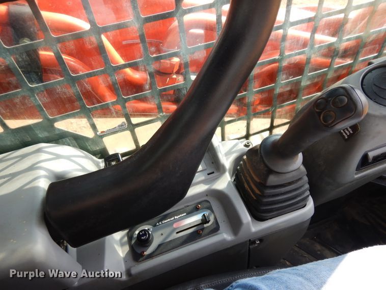 image for item IP9057 2014 Kubota SVL90-2  tracked skid steer loader