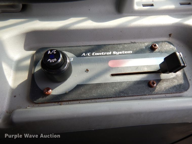 image for item IP9057 2014 Kubota SVL90-2  tracked skid steer loader