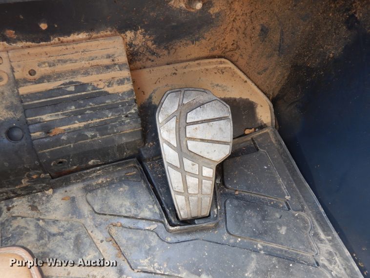 image for item IP9057 2014 Kubota SVL90-2  tracked skid steer loader