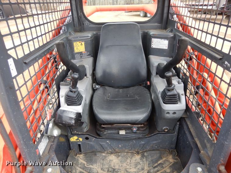 image for item IP9058 2014 Kubota SVL90-2  tracked skid steer loader