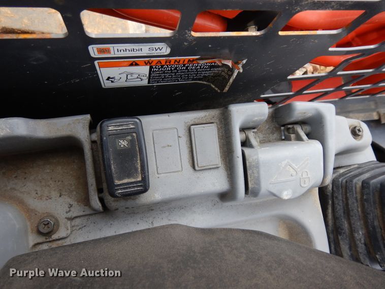 image for item IP9058 2014 Kubota SVL90-2  tracked skid steer loader