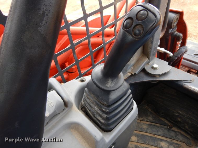 image for item IP9058 2014 Kubota SVL90-2  tracked skid steer loader
