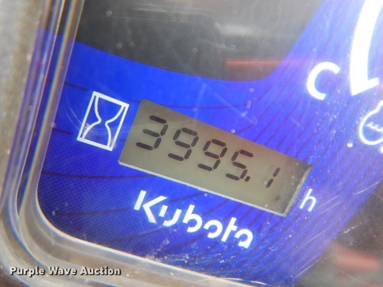 image for item IP9058 2014 Kubota SVL90-2  tracked skid steer loader