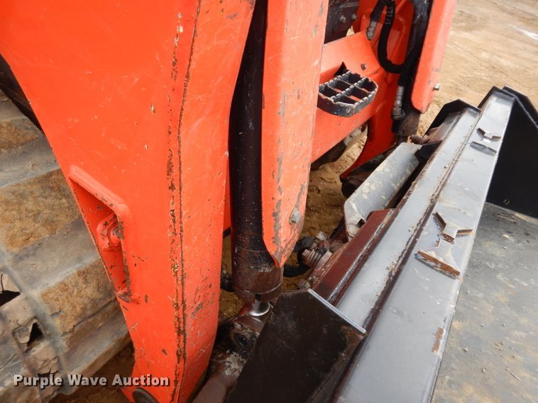 image for item IP9058 2014 Kubota SVL90-2  tracked skid steer loader