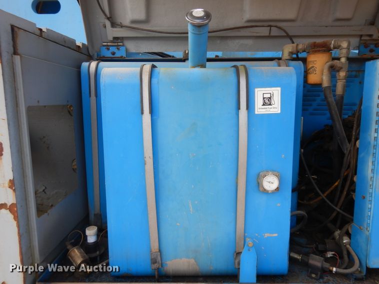 image for item IP9060 1998 Genie S60  boom lift