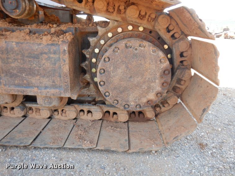 image for item IP9062 1999 John Deere 450LC  excavator