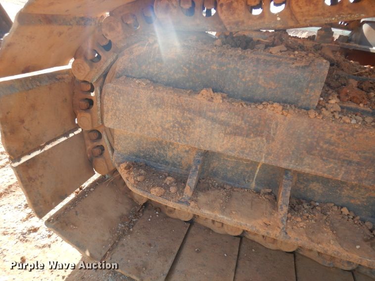 image for item IP9062 1999 John Deere 450LC  excavator