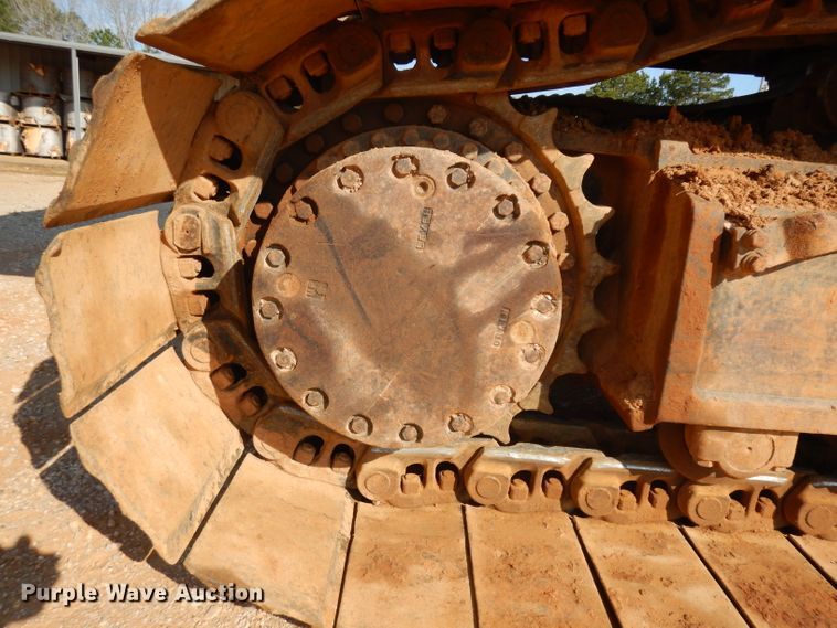 image for item IP9062 1999 John Deere 450LC  excavator