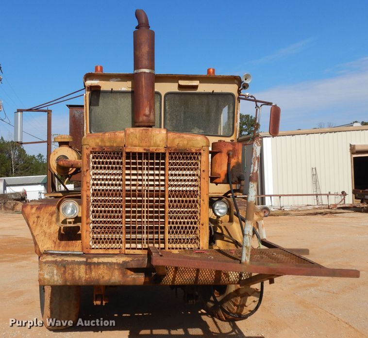 image for item IP9063 International 65B  tank truck