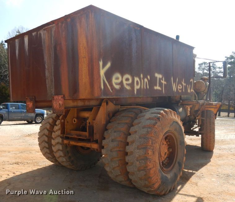 image for item IP9063 International 65B  tank truck