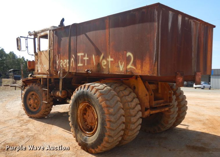 image for item IP9063 International 65B  tank truck