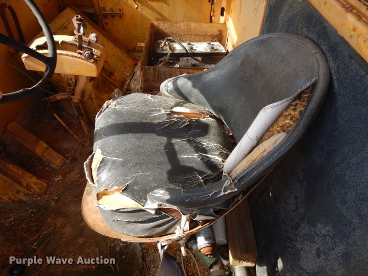 image for item IP9063 International 65B  tank truck