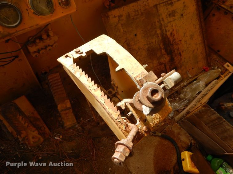 image for item IP9063 International 65B  tank truck