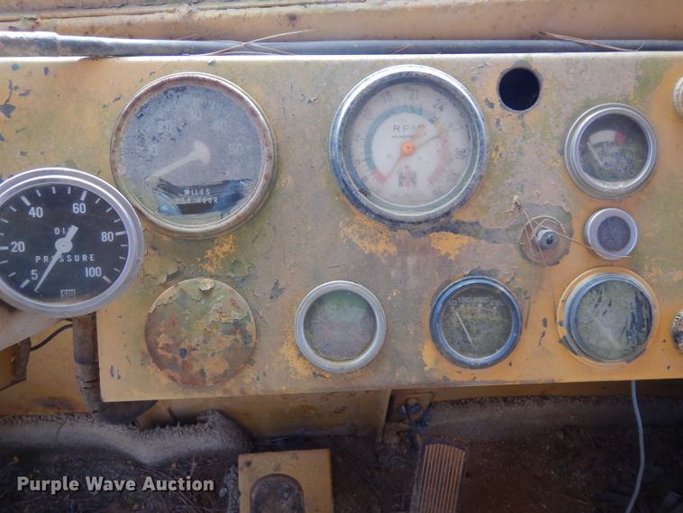 image for item IP9063 International 65B  tank truck