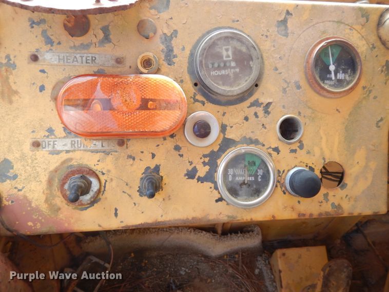 image for item IP9063 International 65B  tank truck