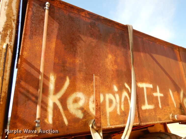 image for item IP9063 International 65B  tank truck