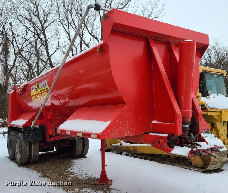 image for item IQ9021 2000 Transcraft end dump trailer