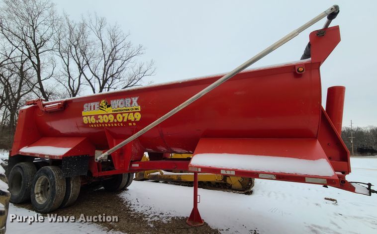 image for item IQ9021 2000 Transcraft end dump trailer