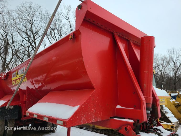 image for item IQ9021 2000 Transcraft end dump trailer