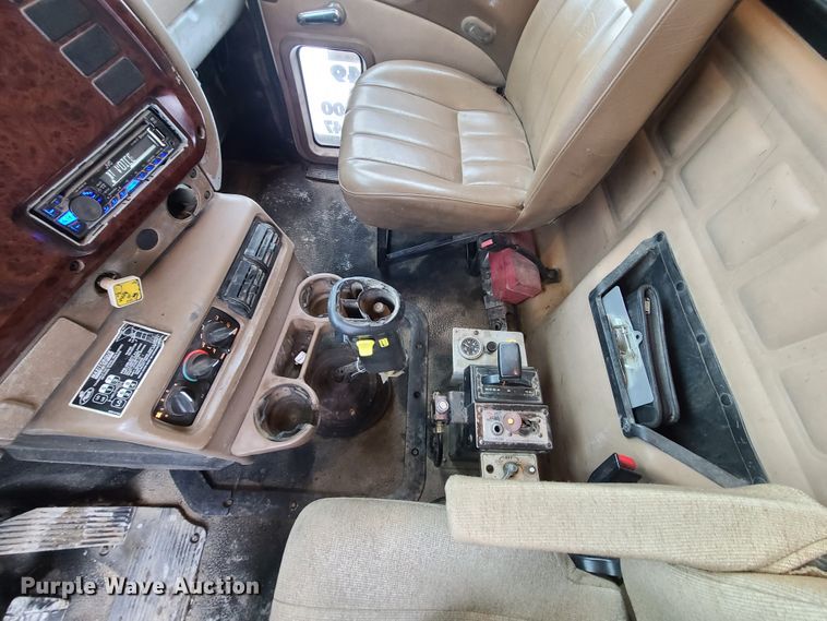 image for item IQ9022 2003 Mack CV713  dump truck