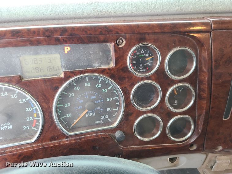 image for item IQ9022 2003 Mack CV713  dump truck