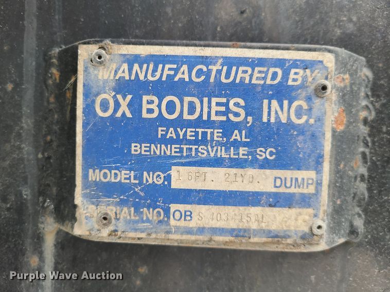 image for item IQ9022 2003 Mack CV713  dump truck