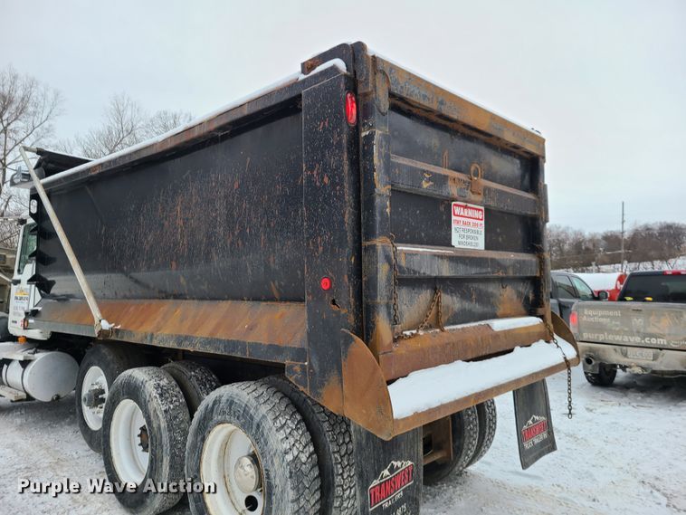 image for item IQ9022 2003 Mack CV713  dump truck