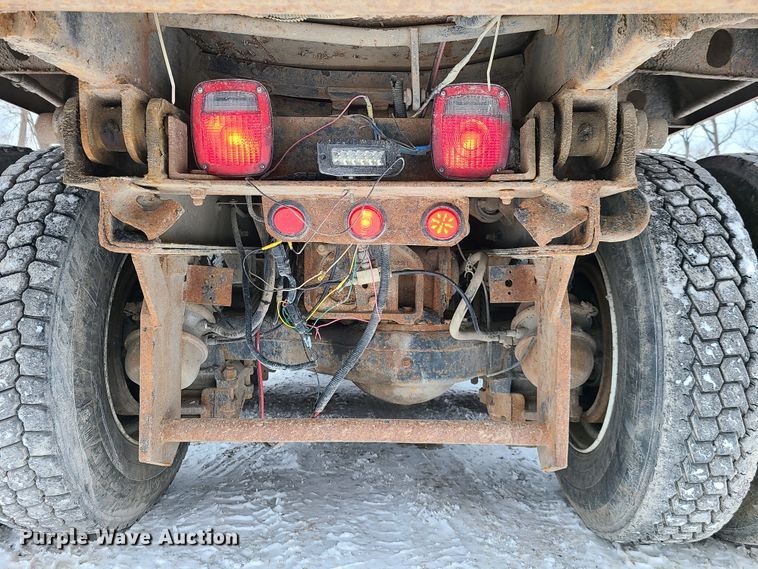 image for item IQ9022 2003 Mack CV713  dump truck