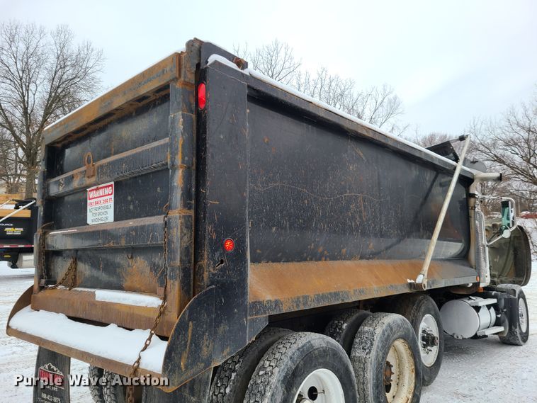 image for item IQ9022 2003 Mack CV713  dump truck