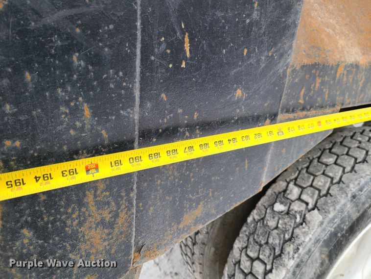 image for item IQ9022 2003 Mack CV713  dump truck