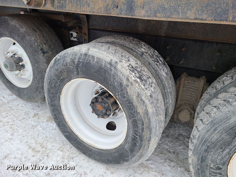 image for item IQ9022 2003 Mack CV713  dump truck